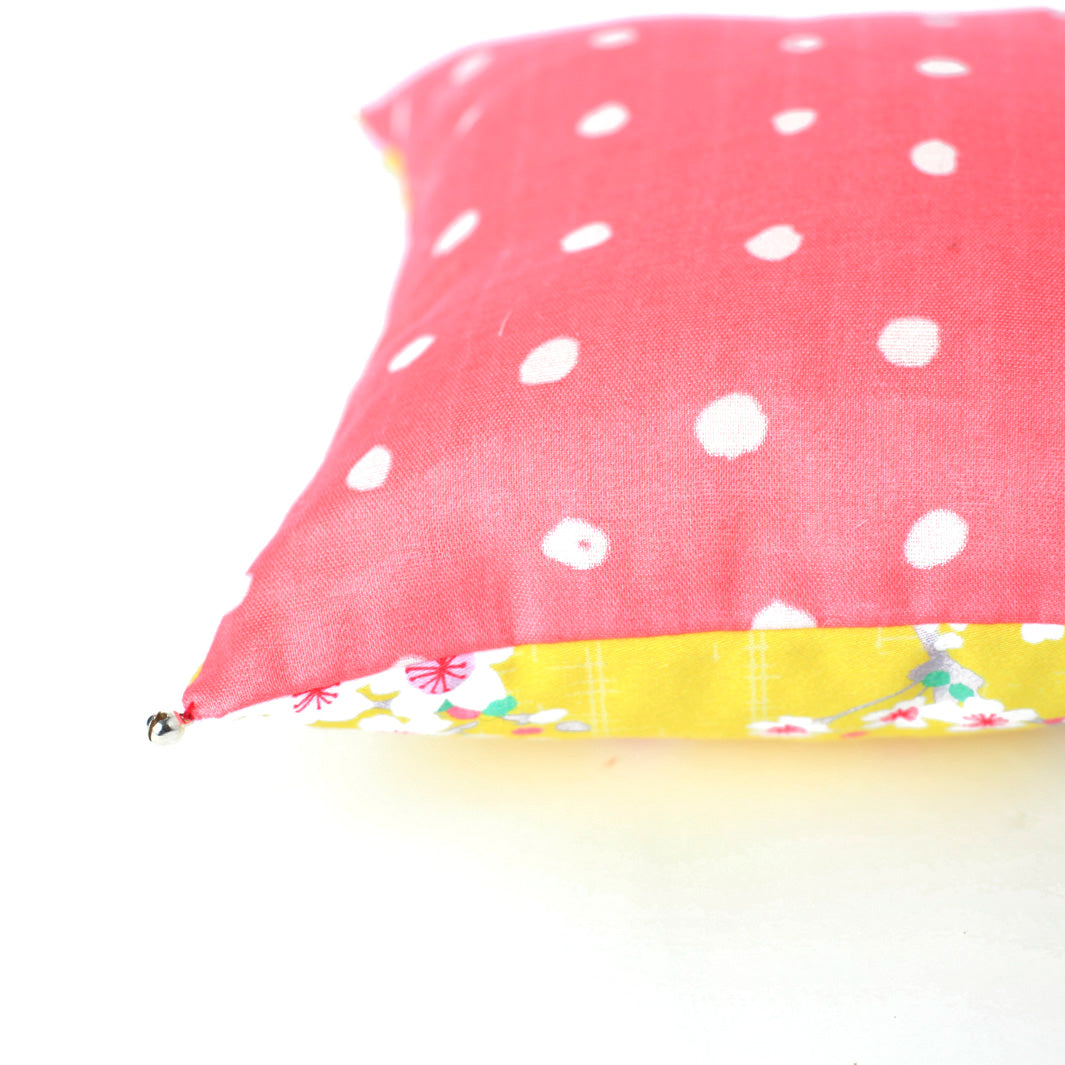 Coussin en tissu japonais - Fleurs de Cerisier et Pois