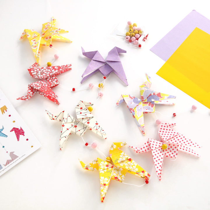Kit Guirlande de Chevaux en origami - Jaune, Rose, Rouge, Violet, et Blanc  - Canari - A3