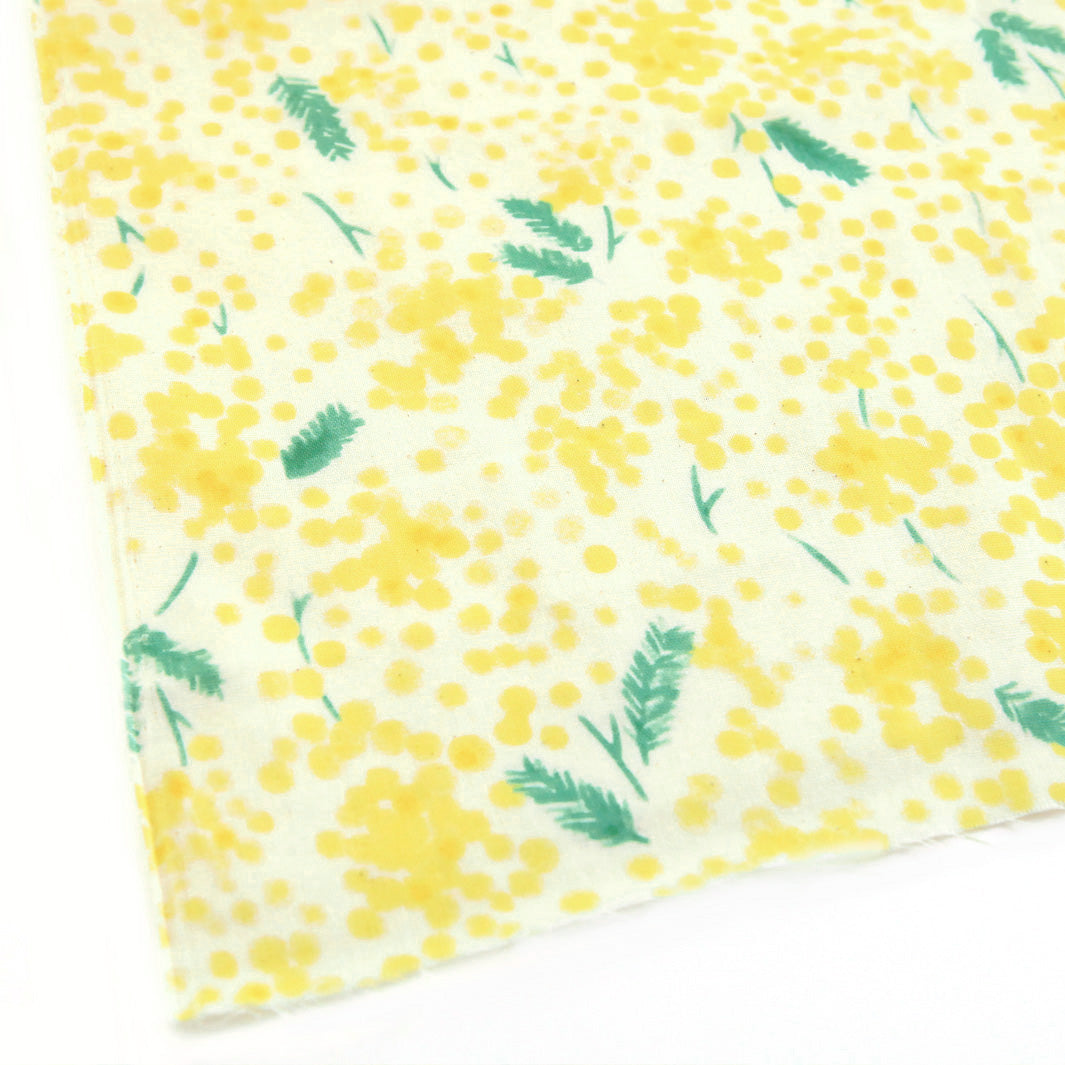 Tissu Japonais - Mimosa - Jaune et Vert, Fond Écru - T398