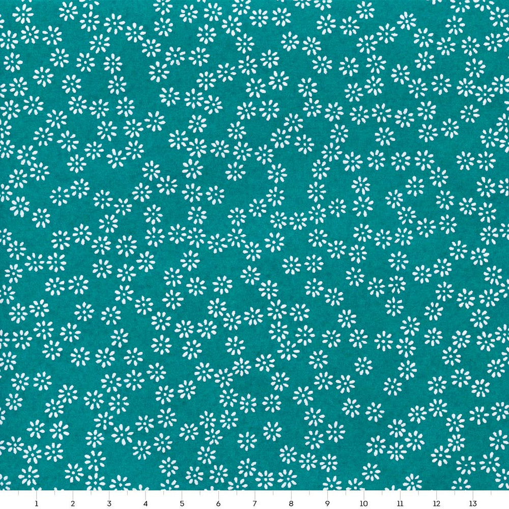 papier japonais aux motifs de semi de fleurs blanches sur fond bleu canard adeline klam de 14cm par 14cm