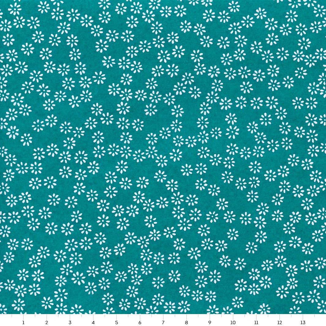 papier japonais aux motifs de semi de fleurs blanches sur fond bleu canard adeline klam de 14cm par 14cm