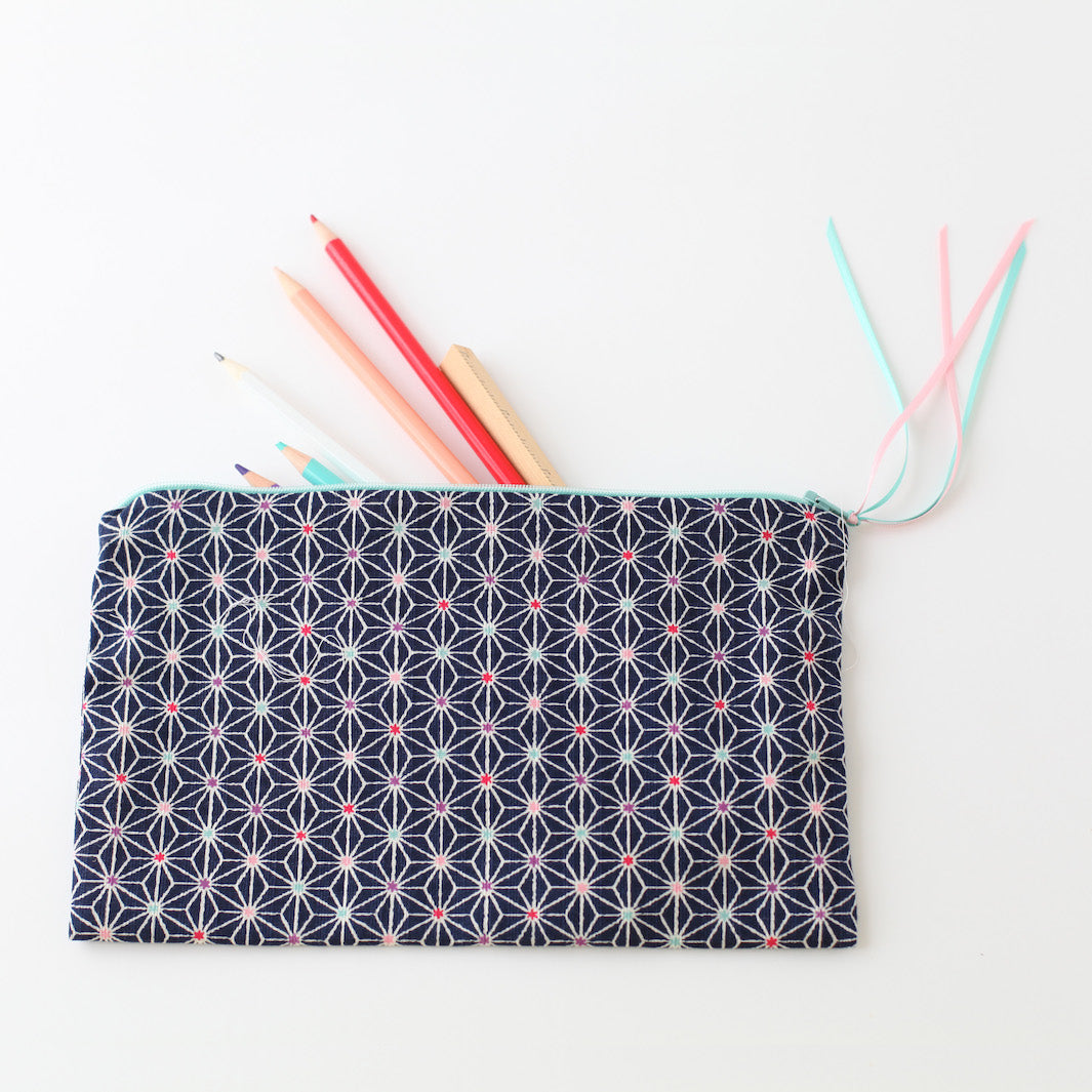 Trousse Plate - Étoiles - Bleu Marines, Détails Multicolores