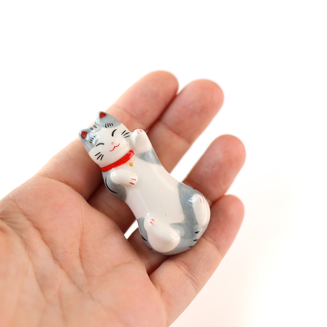Chat Long sur le Dos - Porte-Baguettes - Tigré, Gris Clair et Foncé